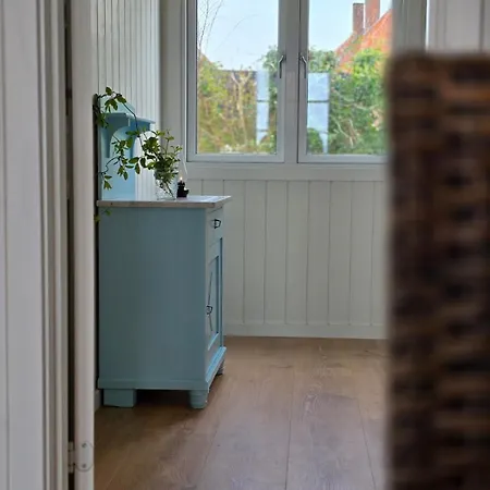 One-of-a-kind Waterfront Wooden House Дом отдыха *