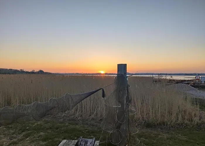 Ferienhaus One-of-a-kind Waterfront Wooden House