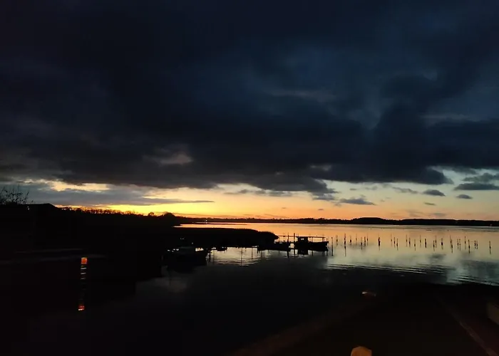 One-of-a-kind Waterfront Wooden House Ferienhaus